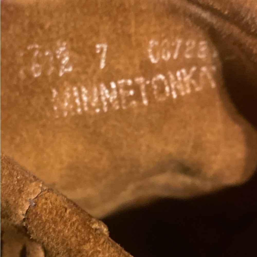 Minnetonka women’s fringe boot size 7 soft suede,fringe wrap - Picture 6 of 6